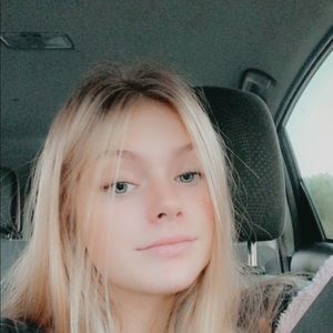 Meet your Posher, Caroline